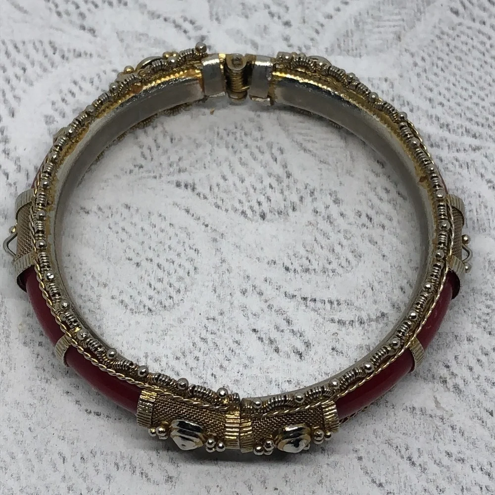 Vintage red and gold tone mesh clamper bangle bracelet